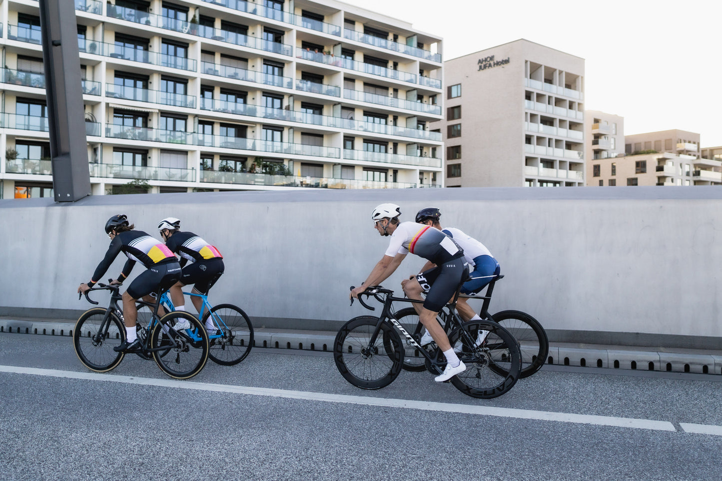 GRUPPETTO BLACK BIB SHORTS - perfect partner for long rides